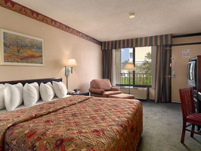 Days Inn Tallahassee Oda fotoğraf